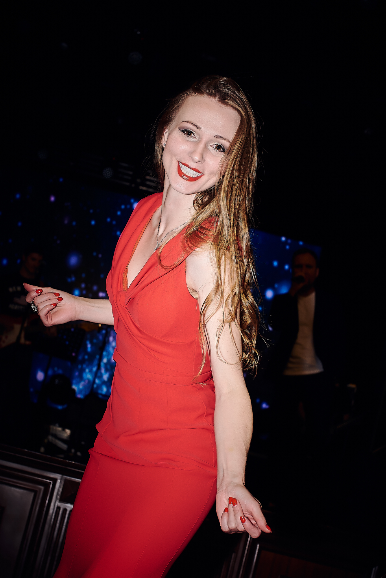Yulia Makeich (pop vocals)